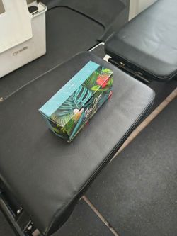 Maui Jim World Cups Sunglasses in Box