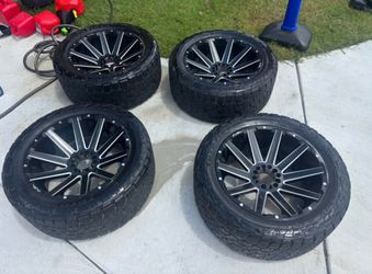 22" Fuel Maverick Wheel Set - 6 lug - with Toyo Open Country A/T Tires