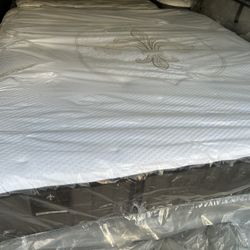 King Size Mattress And Box Spring 