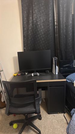 ps5, desk, monitor, speakers (GOOD DEAL EVERYTHING FOR 650) price dropped twice