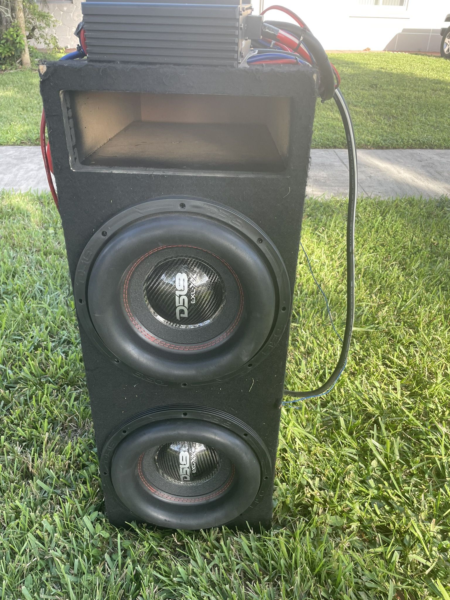 Bass Speakers And Amplifier