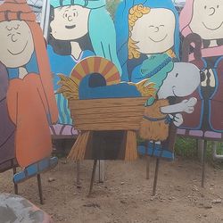 Charlie Brown Wooden Yard Set 