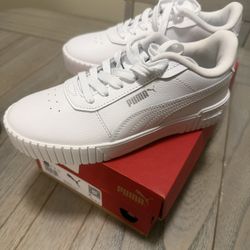 Tennis Shoe Size 5.5 Brand New In Box 