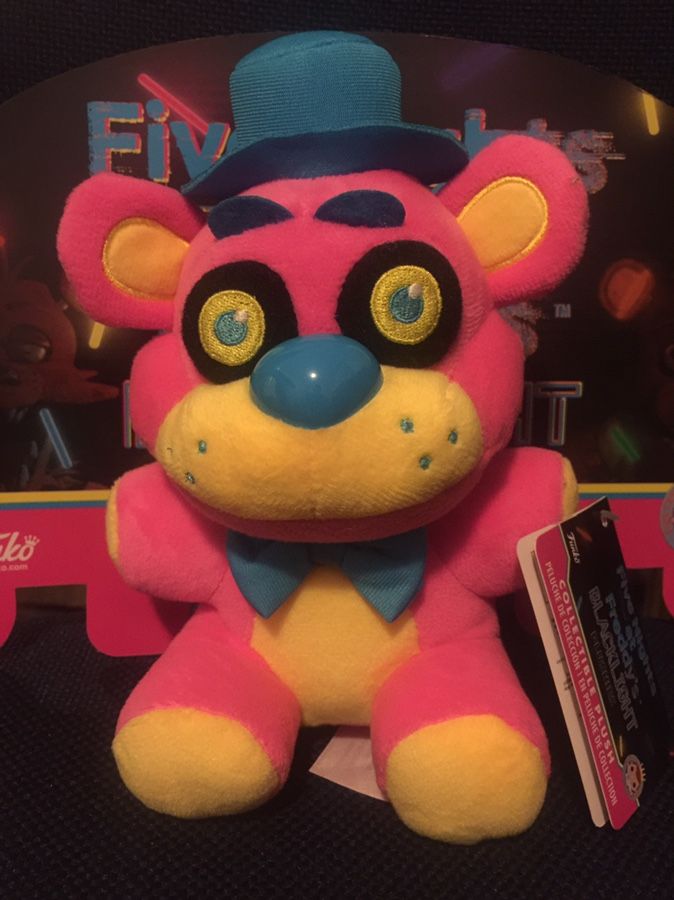 Five Nights at Freddy's: Plush – Freddy Blacklight (Pink)