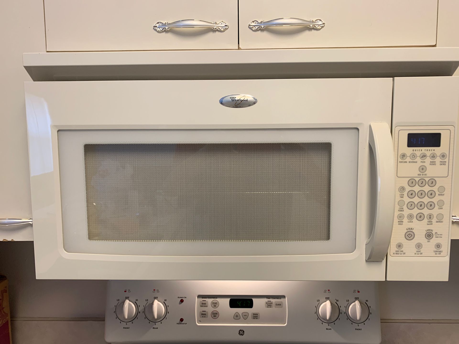 FREE/GRATIS Whirlpool microwave