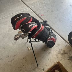 Right Handed Youth Golf Club Set
