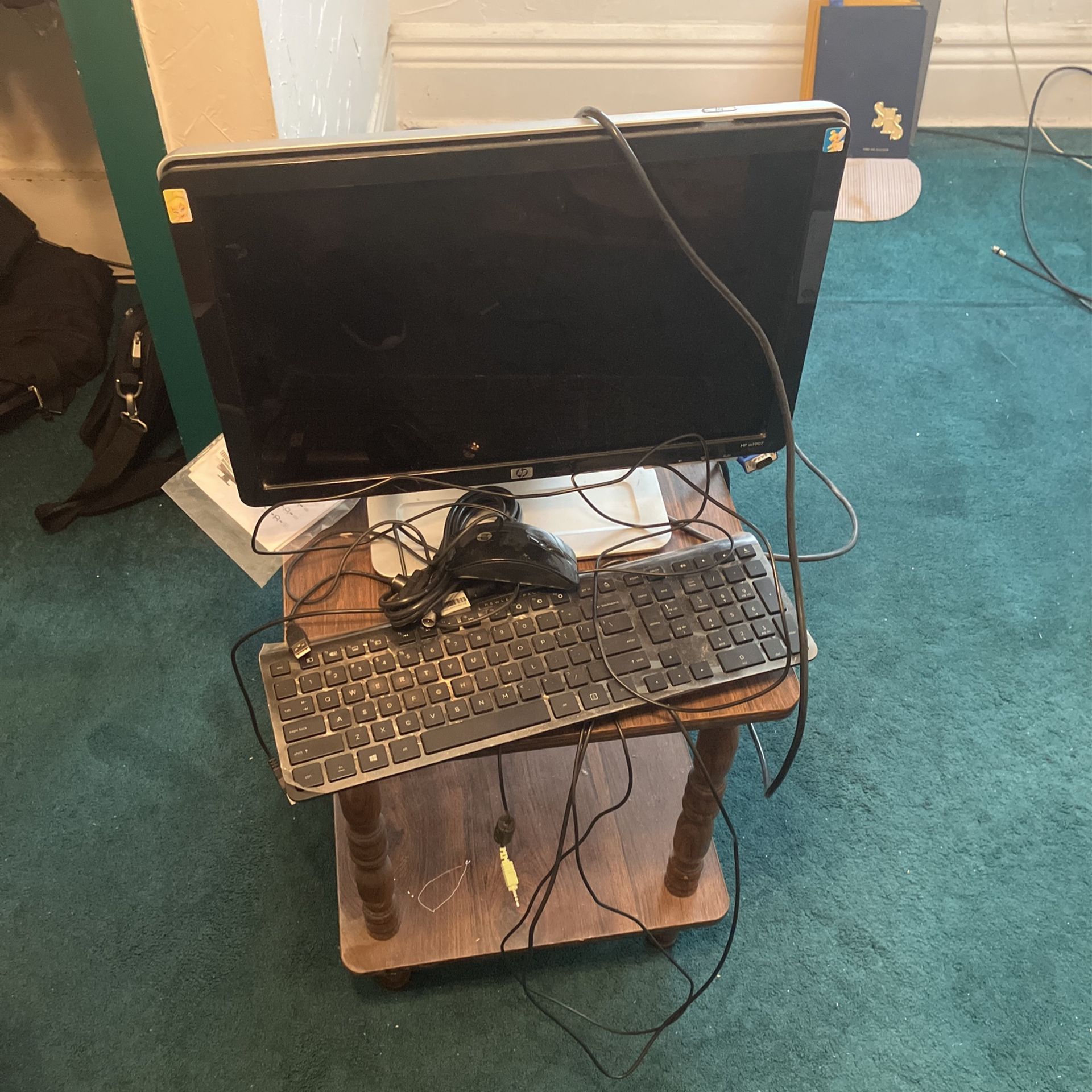 HP Color Monitor Keyboard And Mouse