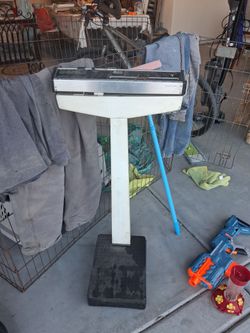 Vintage doctors scale