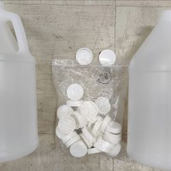 2589 Jugs. 1 Gallon HDPE With Pressure Sensitive Caps 