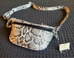 Michael Kors snakeskin Bumbag NWT Fanny Pack Sling Pack