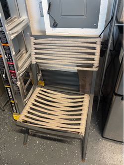 Outdoor accent chair