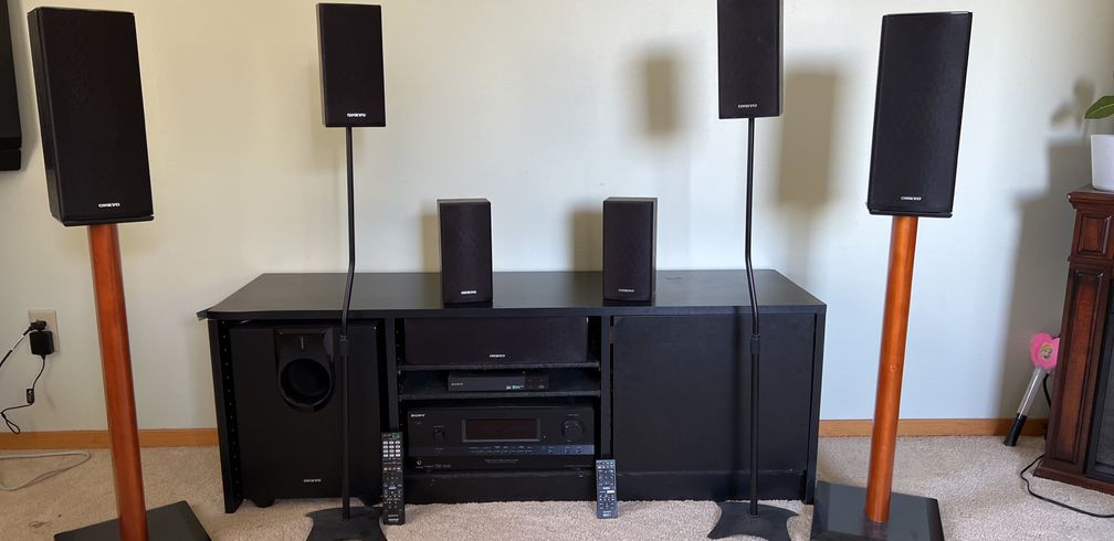 Onkyo Entertainment Center With 7.1 Speakers And Media Center Computer 