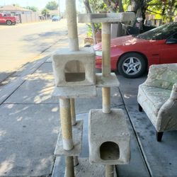2 CAT TREE'S