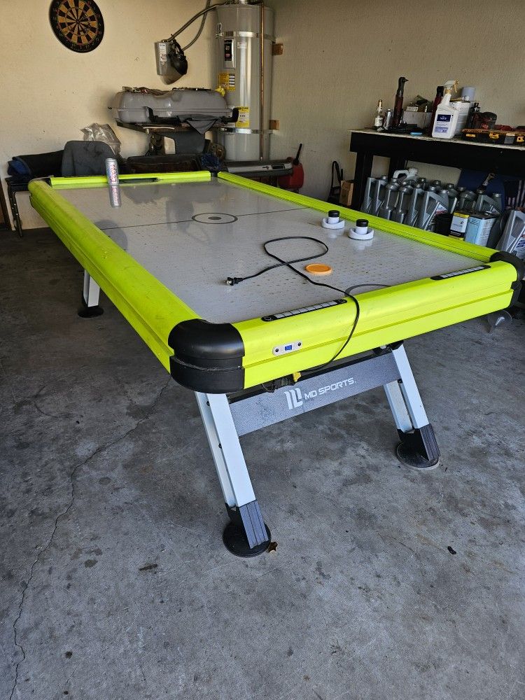 Air Hockey Table