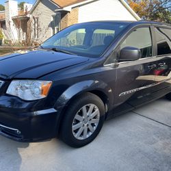 2014 Chrysler Town & Country Touring