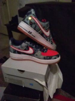 Air force size 9. Asking 75