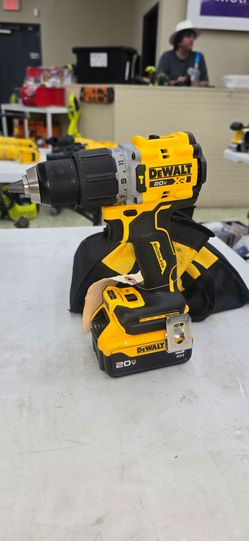 DEWALT 20V XR HAMMER DRILL WITH 5AH BATTERY AND CHARGER IN BAG FOR 140$