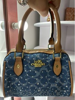 available 💙💫