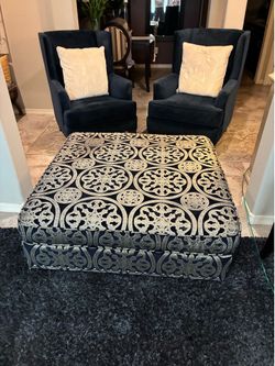Beautiful, conversation piece ottoman.