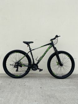 SCHWINN MOUNTAIN BIKE /SIZE TIRES 29” /SIZE FRAME MEDIUM 