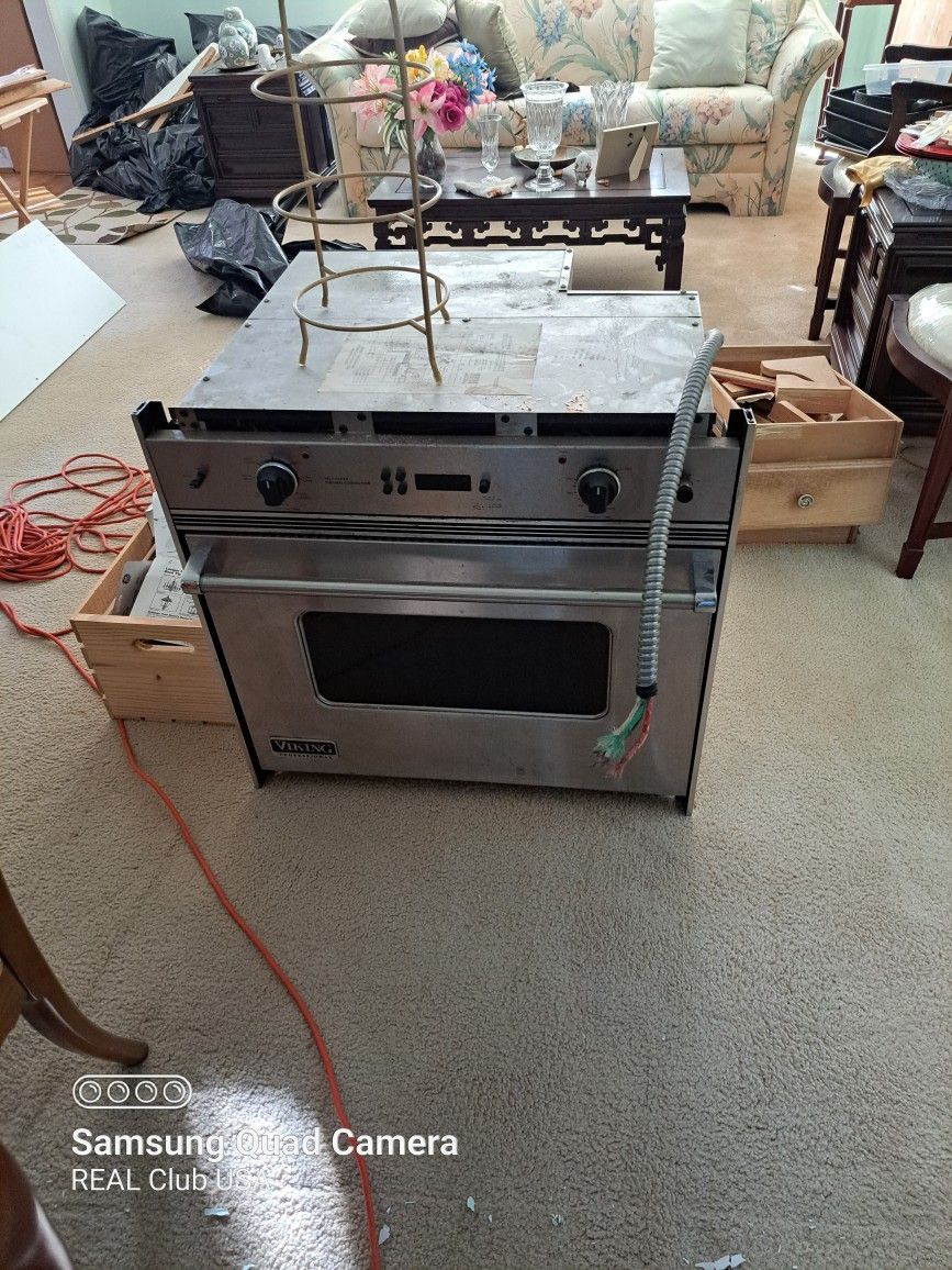 VIKING VESO107C 30" CONVECTION OVEN