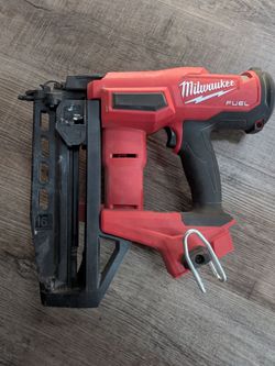 Milwaukee FUEL 16-Gauge Finish Nailer