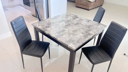 Table  with chairs 4