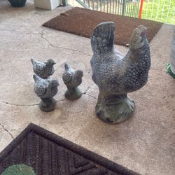 Outdoor garden decorative chicken