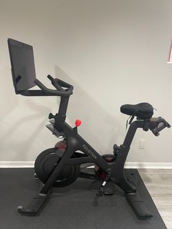 Like-New 2021 Peloton Bike Plus, 18 Rides, West Bloomfield