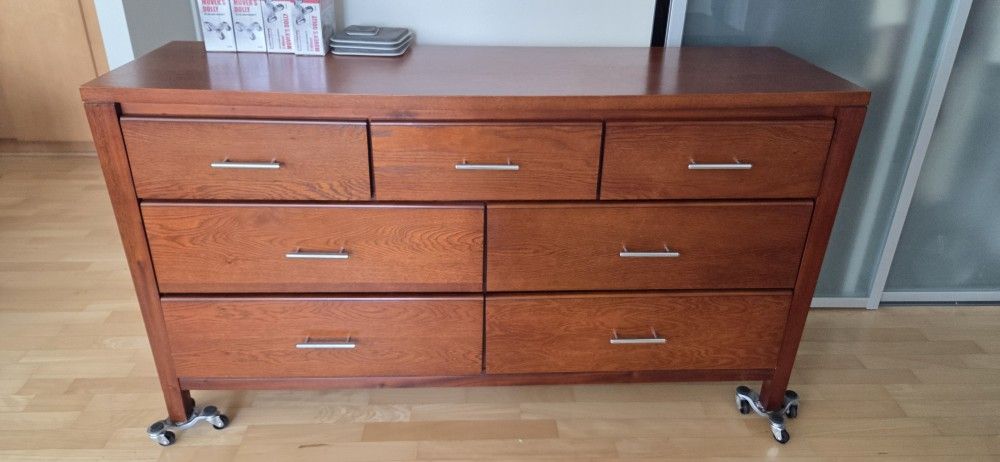 Dresser And Nightstand Set