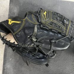 Mizuno Glove