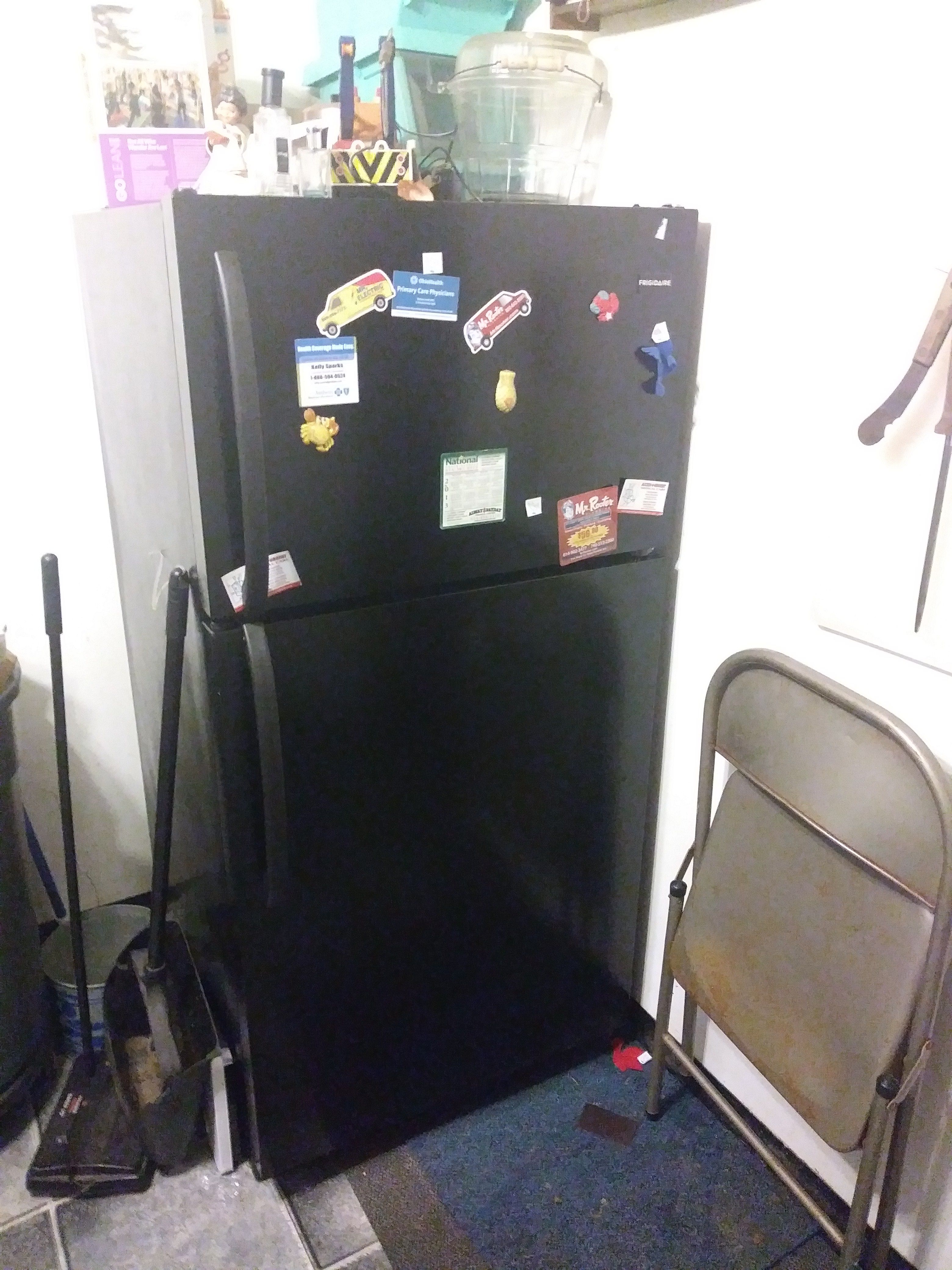 Frigdaire refrigerator