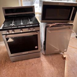 Kitchen Aid Dual Fuel Convection Range, Microwave Vent/Hood Combo and Dishwasher Excellent Condition!