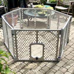 North States MyPet Petyard Passage® 6-Panel Pet Gate: 18.5 sq. ft.