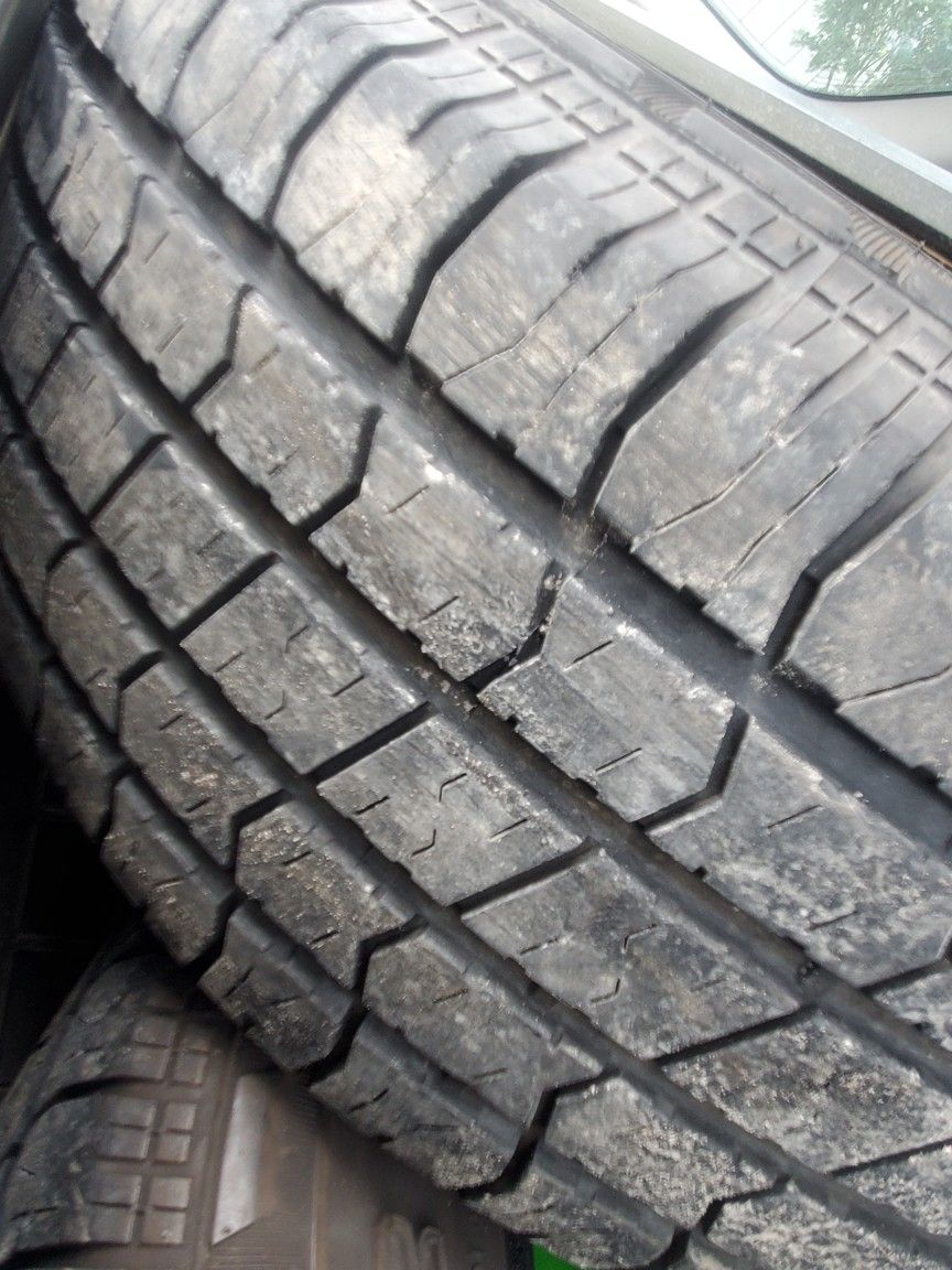 2 Used Tires 265/65R17