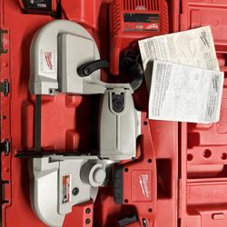 Milwaukee M28 Bandsaw
