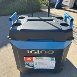Igloo Maxcold Latitude Cooler 62 Quart (new)