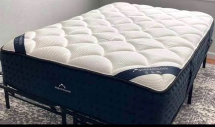 DreamCloud Classic Queen Mattress