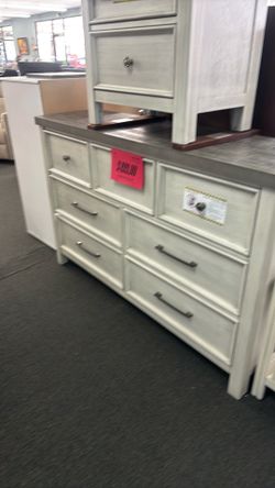 Dresser