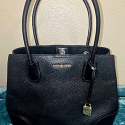 Michael Kors Mercer Gallery Handbag. Black . Used ,but good Condition.  
