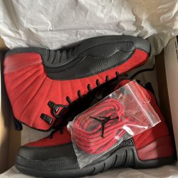 Air Jordan 12 (GS) Size 6.5Y Varsity Red Black 