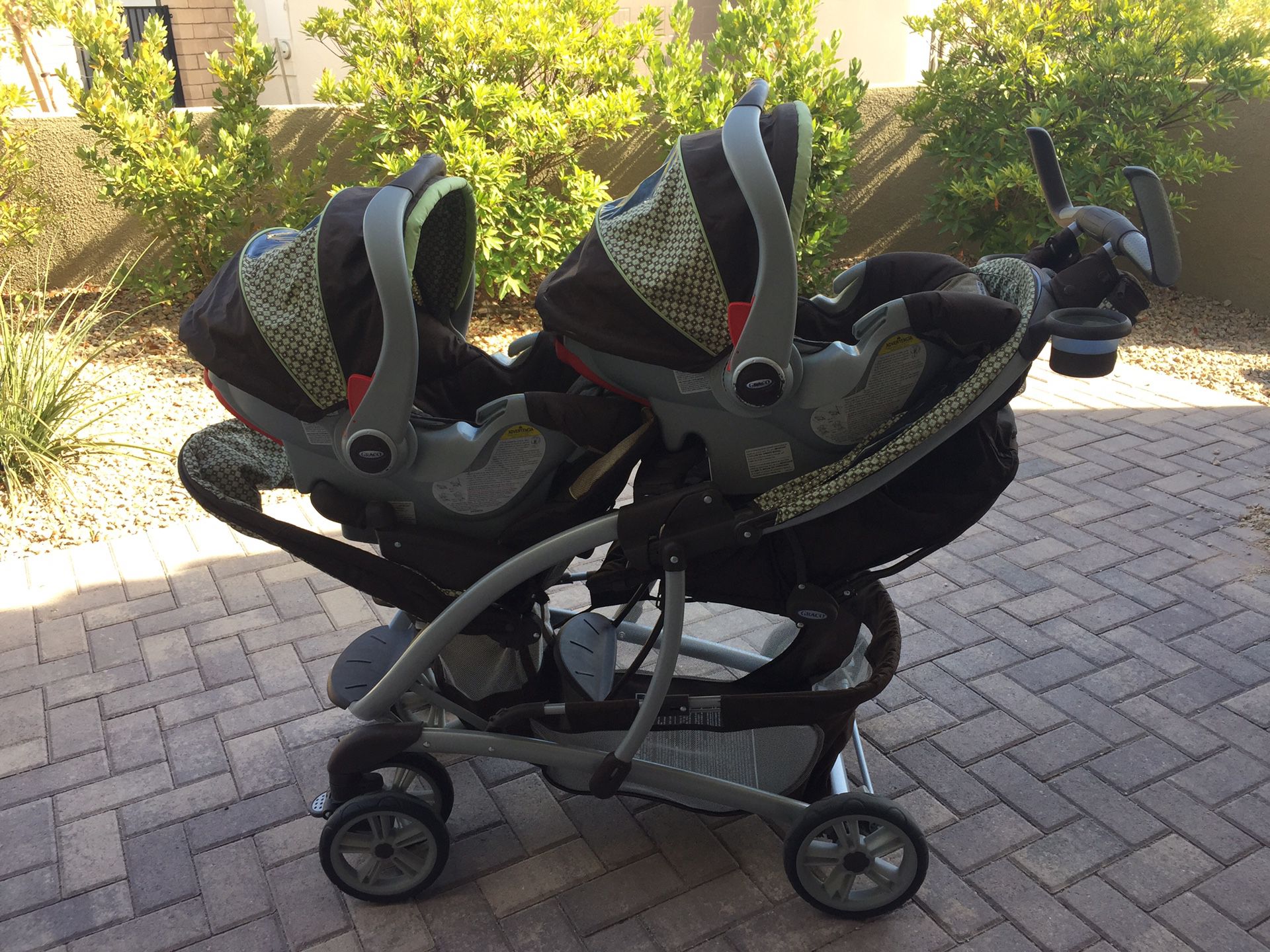 Graco Double Stroller With Car Seats