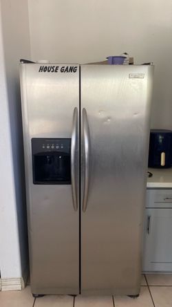 Frigidaire Side-by-Side Stainless Steel Refrigerator