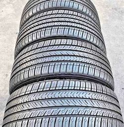 284/40/19 vendo set de Tires con 70% de vida las 4