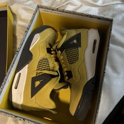 Lightning Jordan 4s