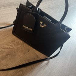 TRUE RELIGION BAG!!!!