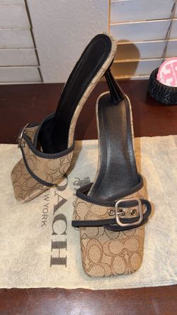 🚨SIZE 7 Brand new inspired kitten heels. No box. Only comes with a mock dustbag.   #Kittenheels #miniheels #opentoe #Summer #heels
