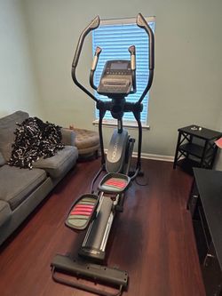 FreeMotion Incline Elliptical w/ iFit – Excellent Condition