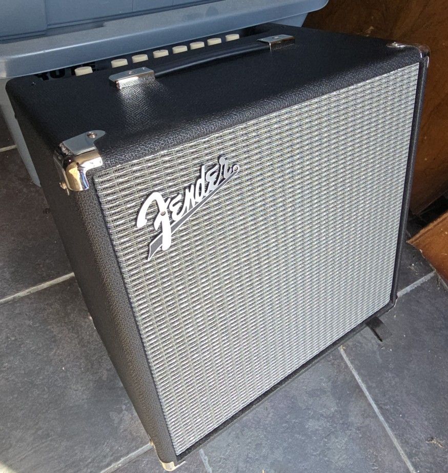 Fender Bass Amp, Rumble 40 - Like New