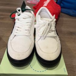 Off white tennis